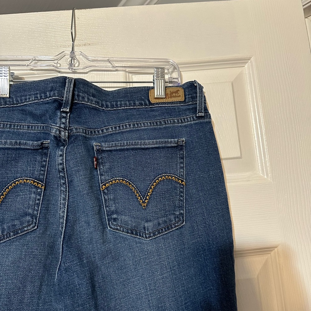 Levi’s Women’s 505 Straight Leg Denim Jeans - Picture 11 of 14